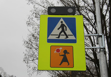 Bezpieczne przejÅ›cie dla pieszych w miejscowoÅ›ci RoszkÃ³w